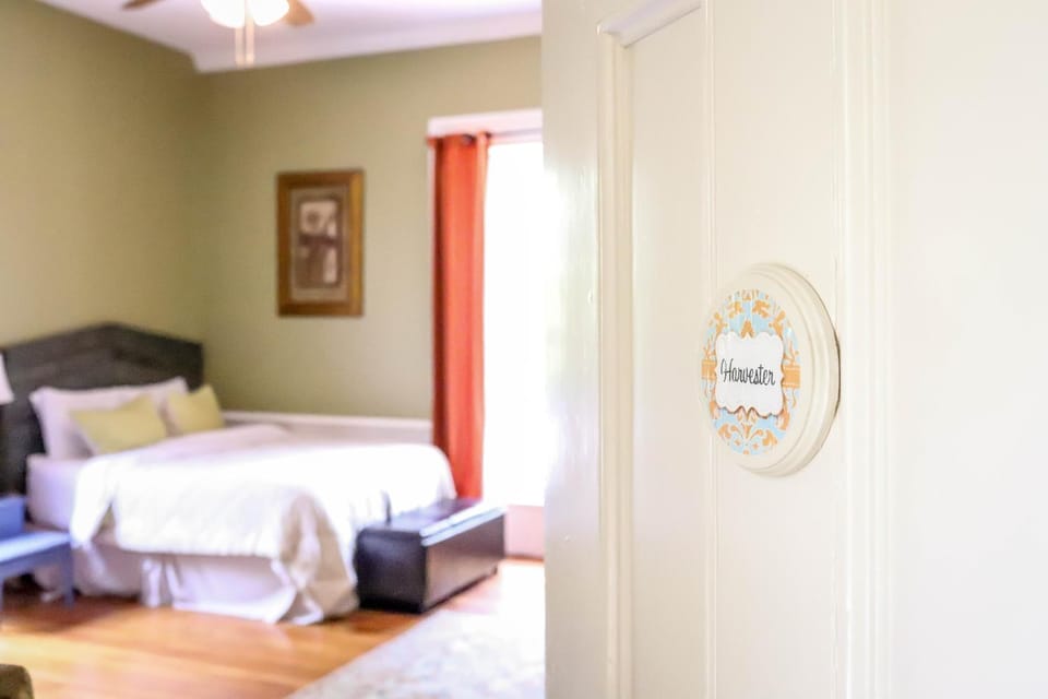 Early Inn at the Grove Bed and Breakfast in Virginia