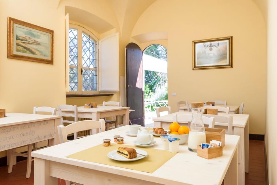 Dining area, Garden view, Buffet breakfast