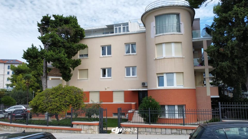 Property building, Street view, Location, Parking
