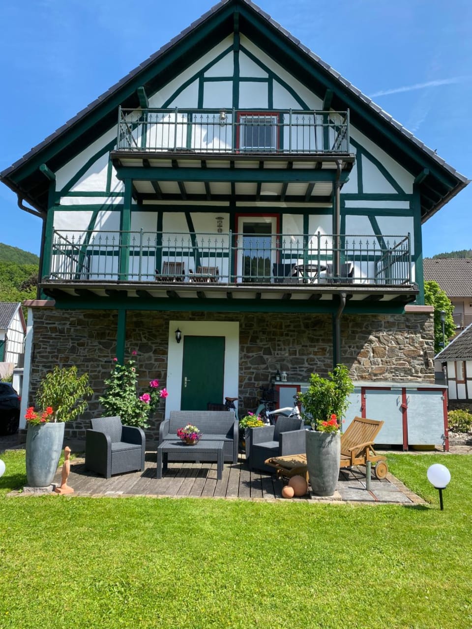 Property building, Spring, Garden, Garden view