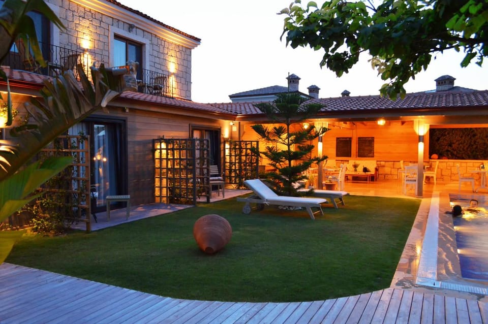 Property building, Garden, Sunset