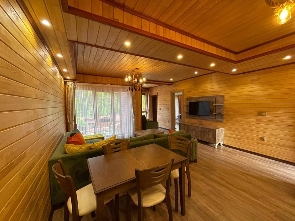 TV and multimedia, Kitchen or kitchenette, Living room, Dining area