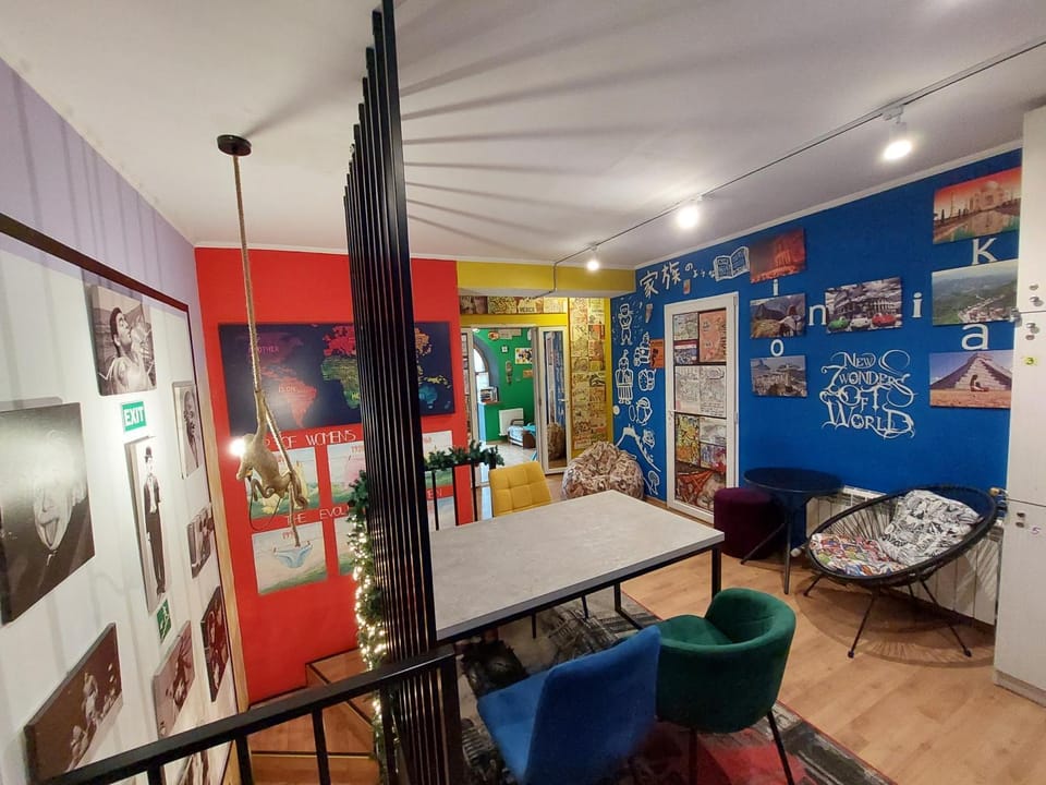 Living room, Photo of the whole room, Seating area