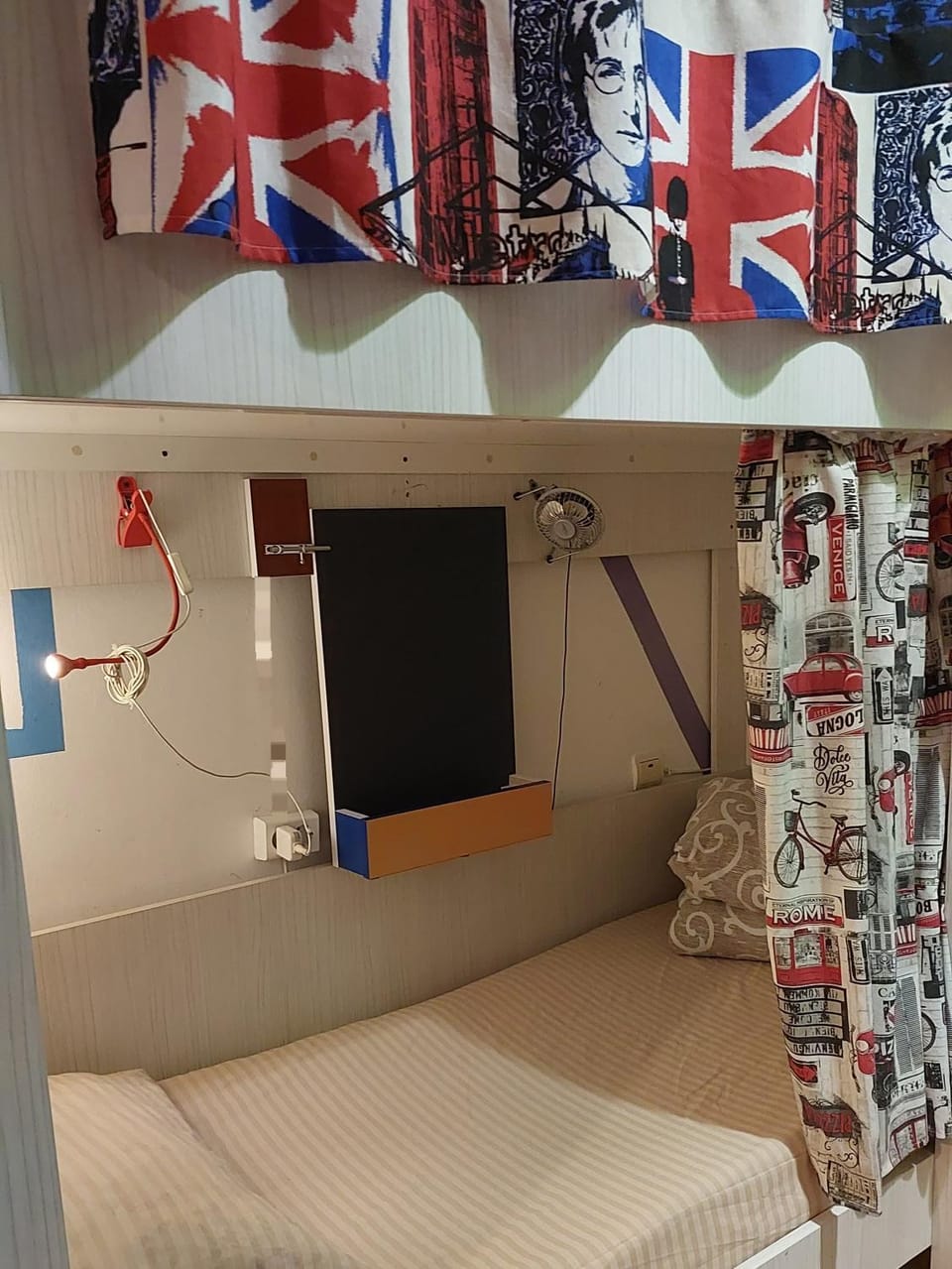 Bed, bunk bed, soundproof, air conditioner