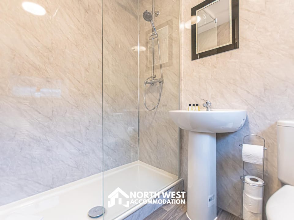 Shower, Toilet, Bathroom