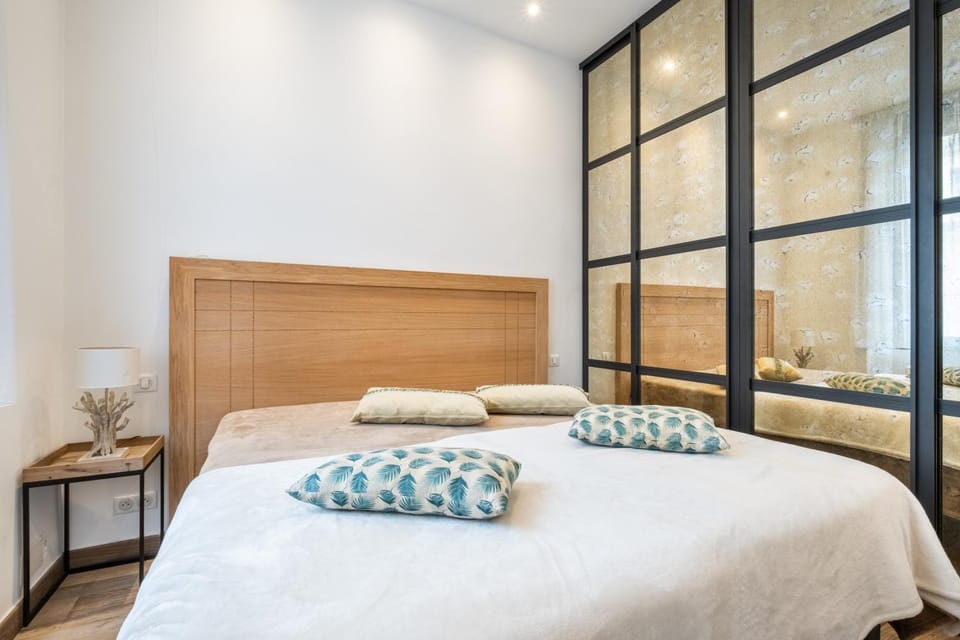 Living room, Bedroom
