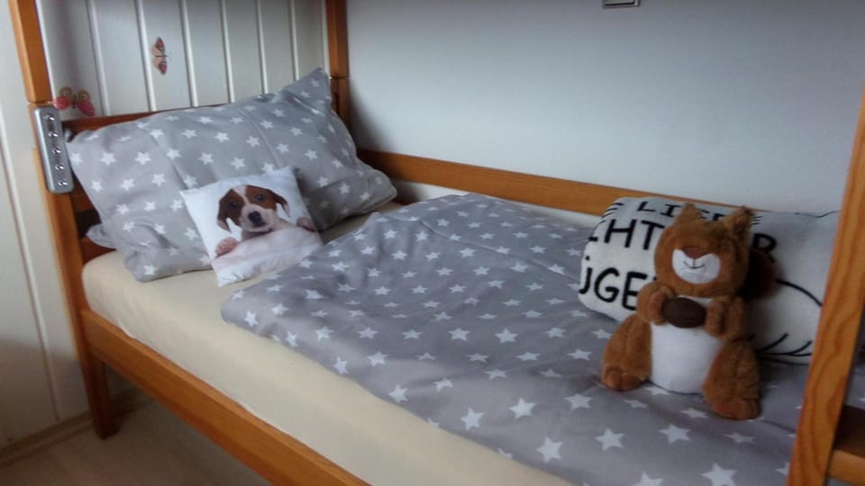 Bedroom, children