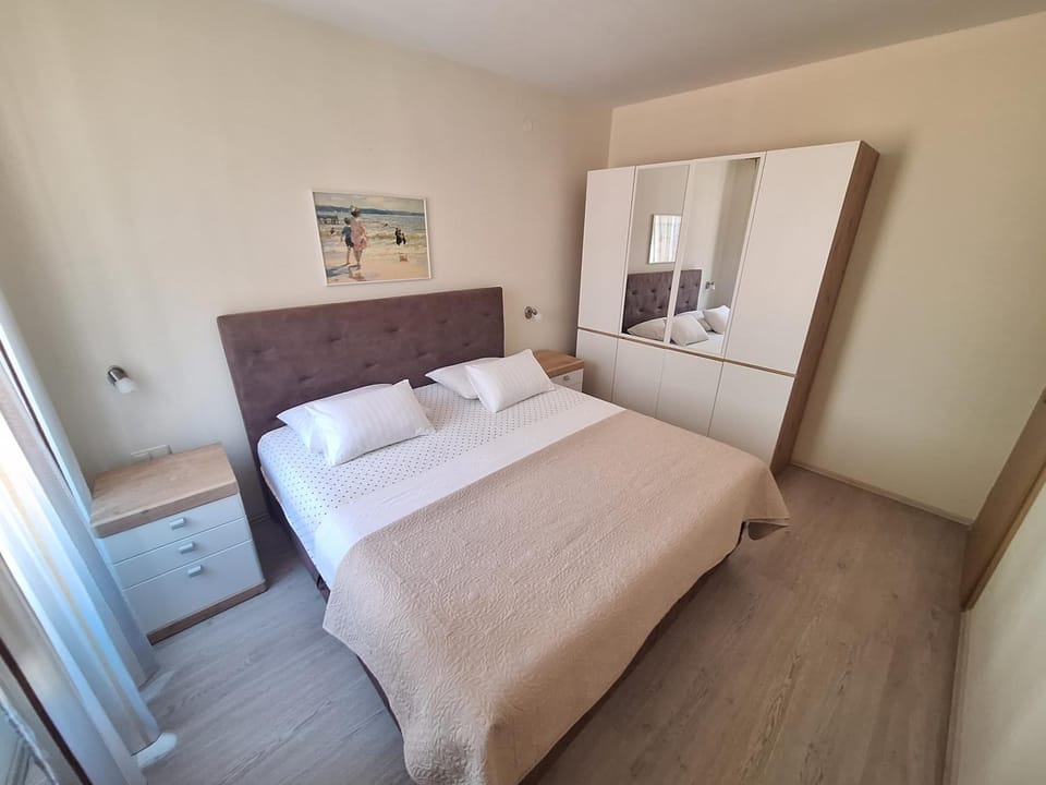 Bed, Bedroom, wardrobe