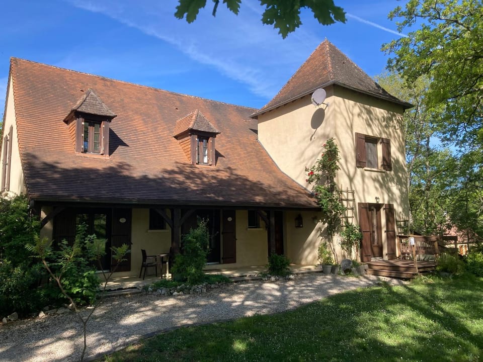 Property building, Street view