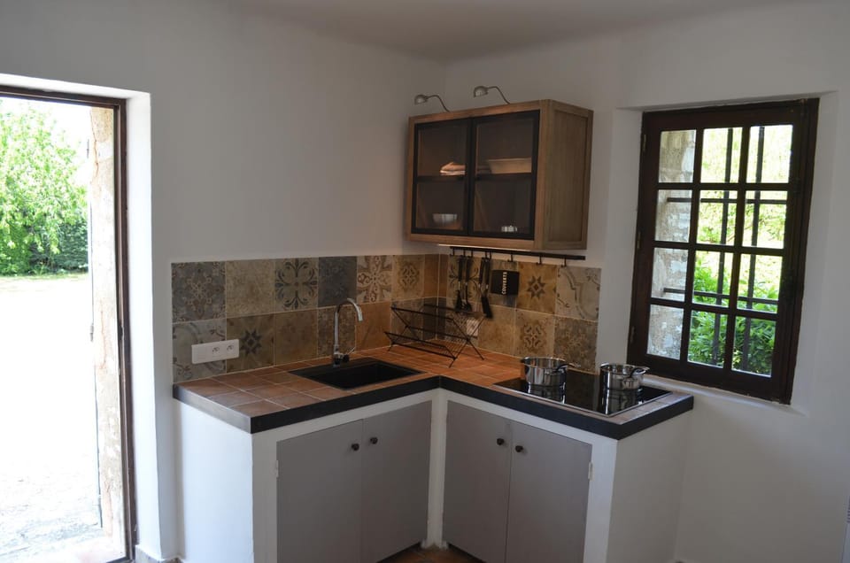 Campagne Chastel Bed and Breakfast in Aix-en-Provence