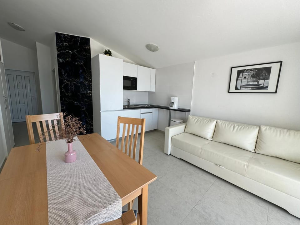 Kitchen or kitchenette, Living room, Dining area