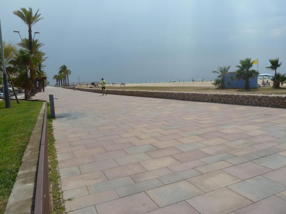 Neighbourhood, Beach