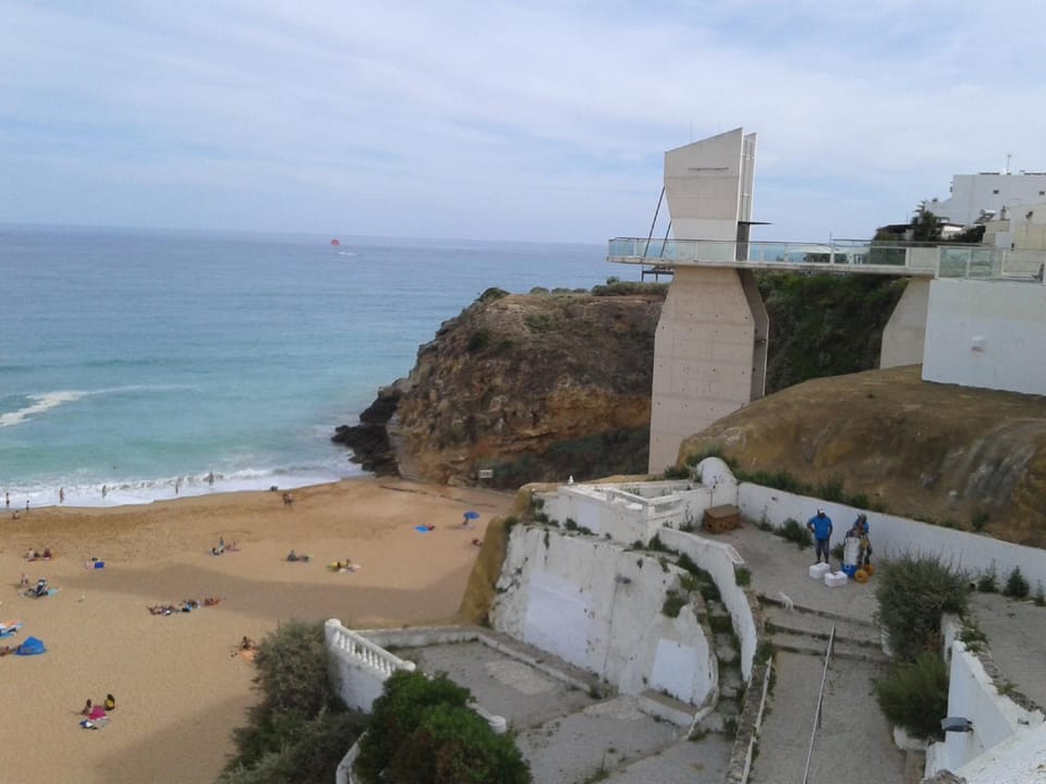 Beach, elevator