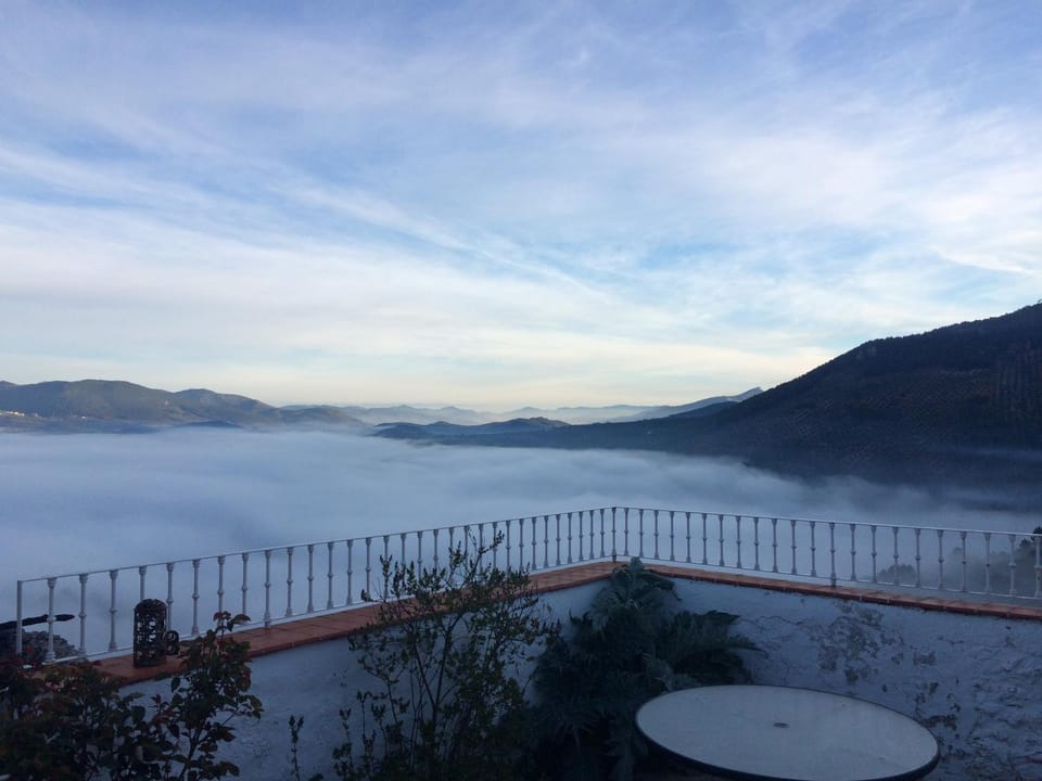 BBQ facilities, Balcony/Terrace, Mountain view