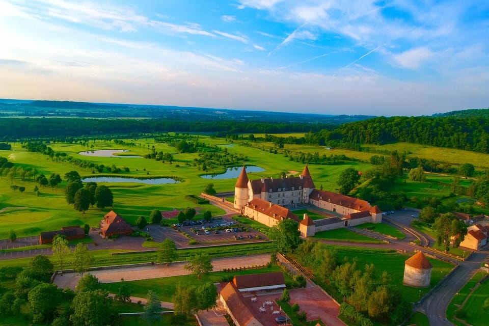Property building, Natural landscape, Bird's eye view, Golfcourse, Autumn, Landmark view
