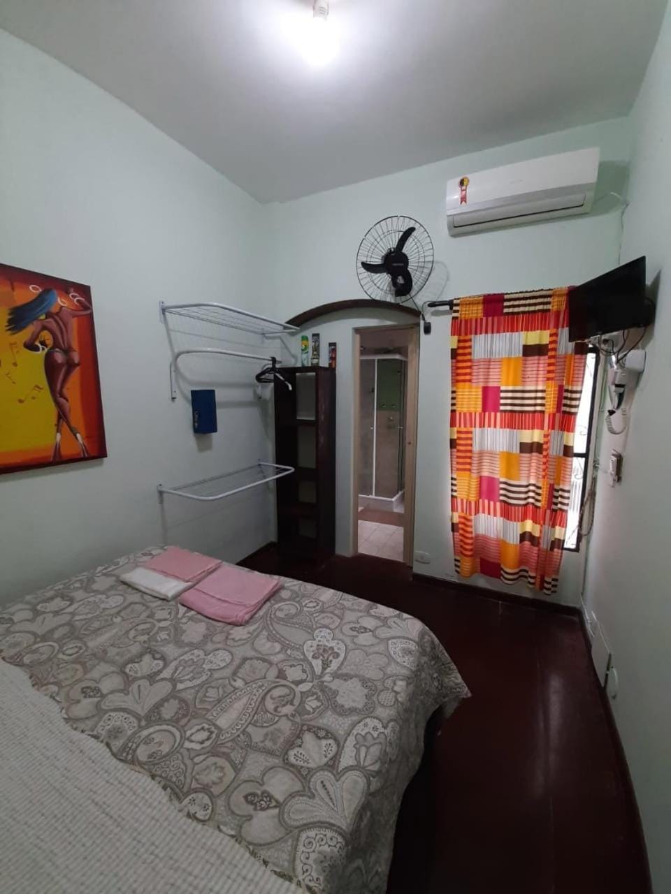 Bed, Photo of the whole room