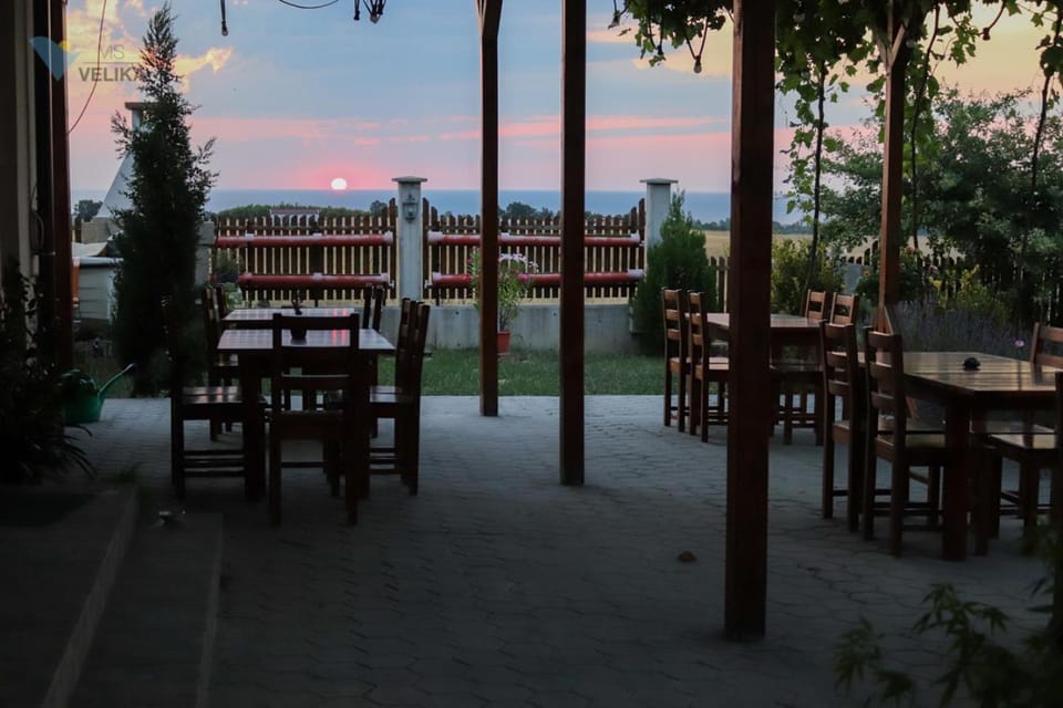Restaurant/places to eat, Sea view, Sunrise