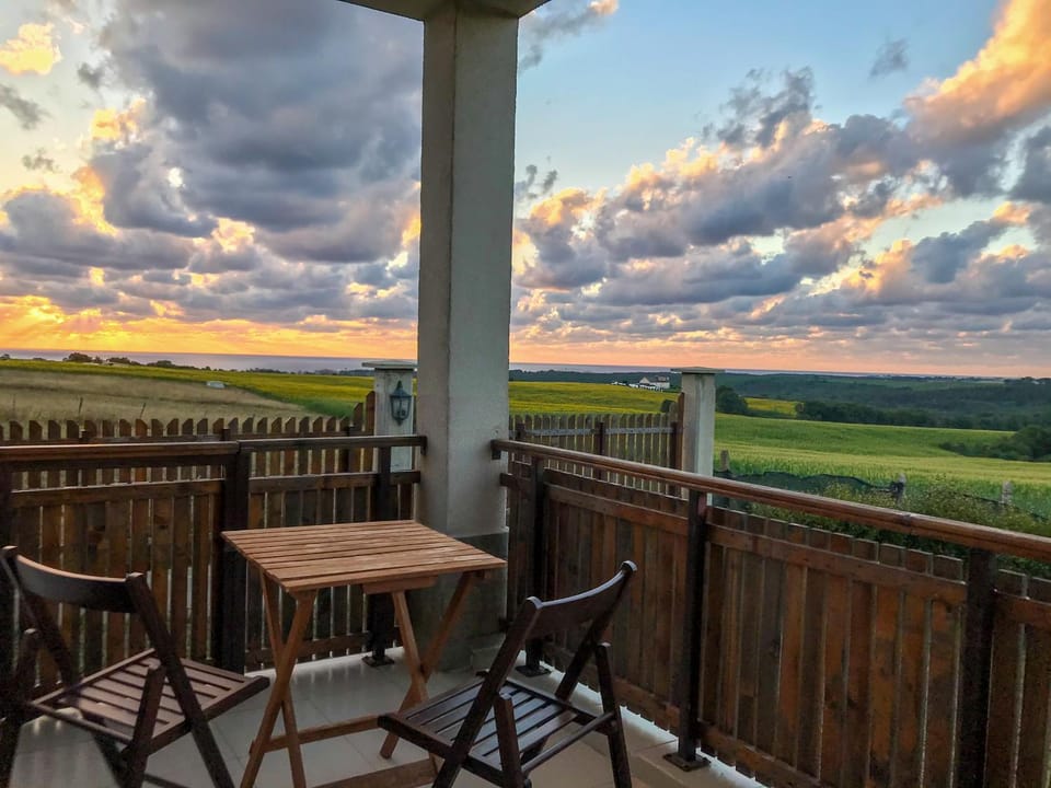Balcony/Terrace, Mountain view, Sea view, Sunrise