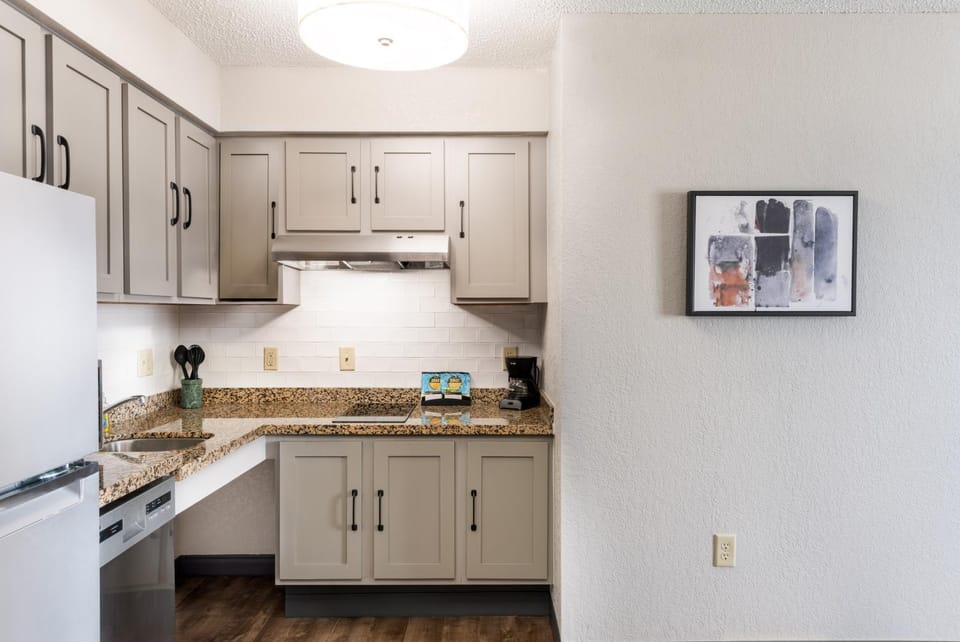 Kitchen or kitchenette, kitchen