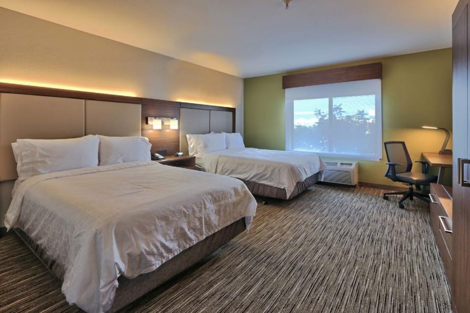 Bed, Seating area, Bedroom