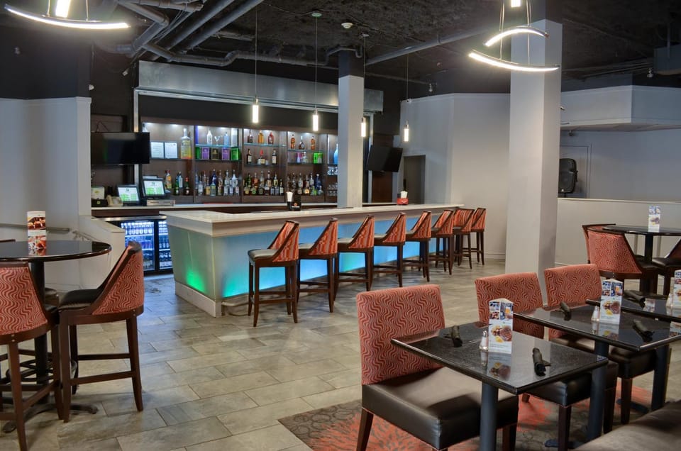Lounge or bar, Lounge or bar