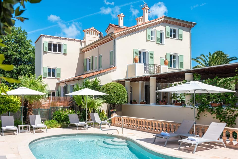 Property building, Swimming pool