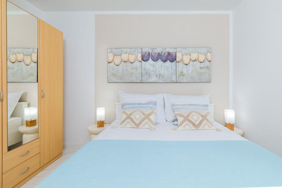 Bed, Bedroom, wardrobe