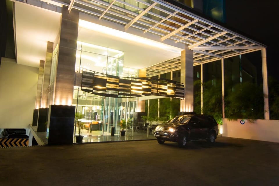 Facade/entrance