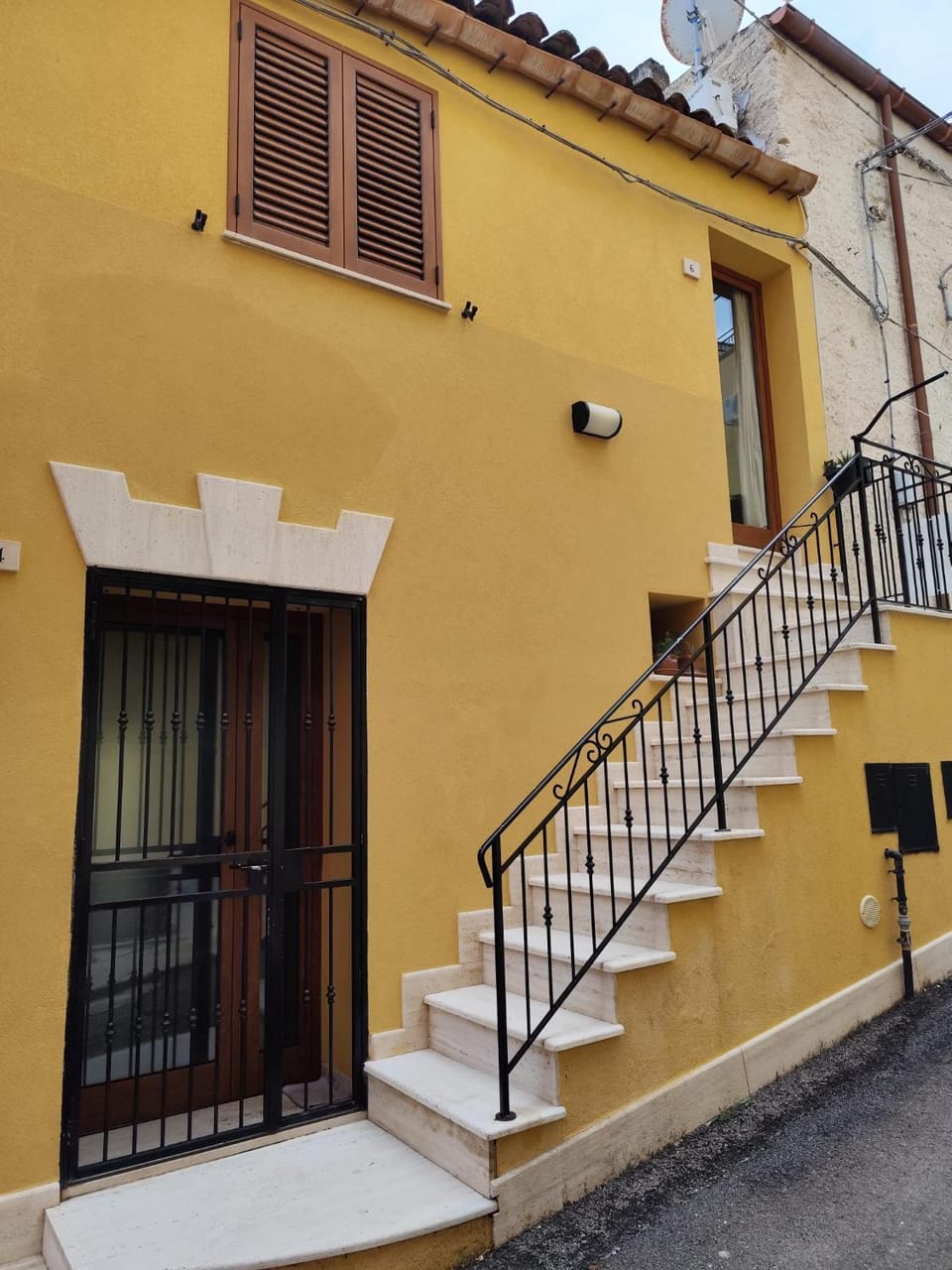 Property building, Facade/entrance