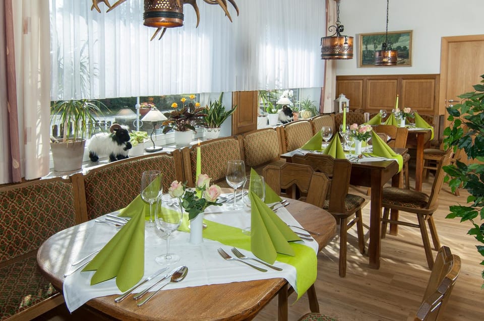 Restaurant/places to eat
