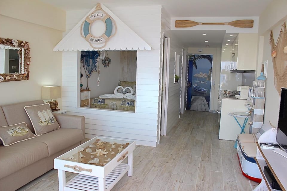 TV and multimedia, Kitchen or kitchenette, Living room, Seating area, Bedroom