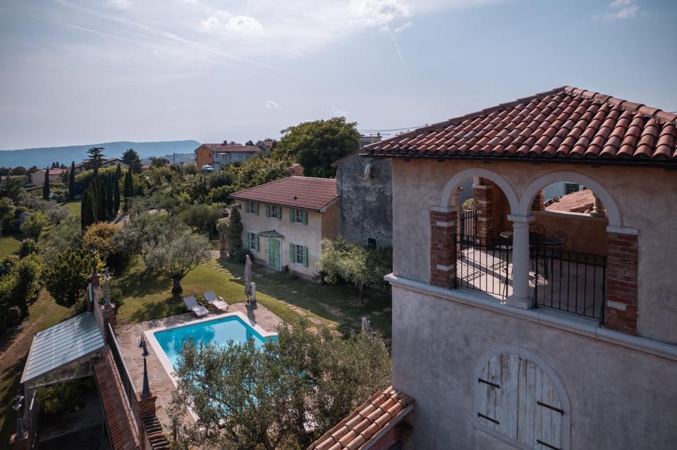 Property building, Garden, Garden view, Swimming pool