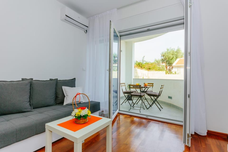 Balcony/Terrace, Living room