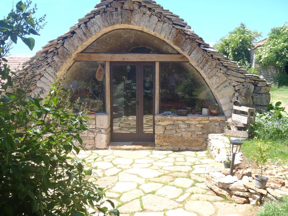 chambres du Domaine de Bombes Bed and Breakfast in Occitanie