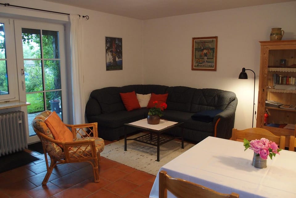 Living room, Photo of the whole room