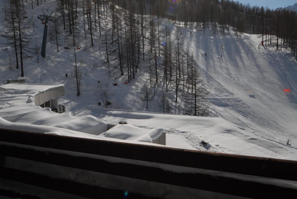 Skiing, Mountain view