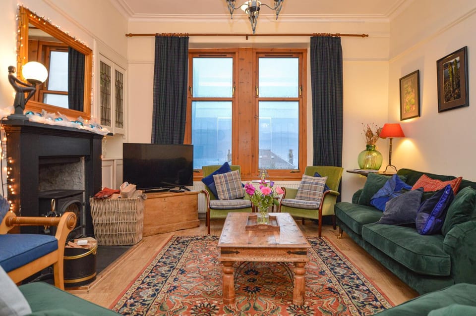 TV and multimedia, Living room, Sea view, fireplace
