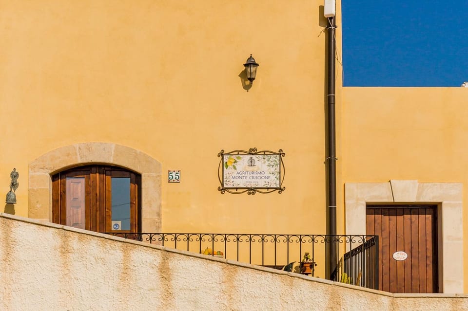 Agriturismo Monte Criscione Farm Stay in Sicily