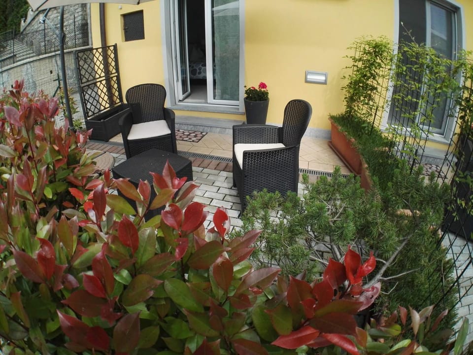 Garden, Decorative detail