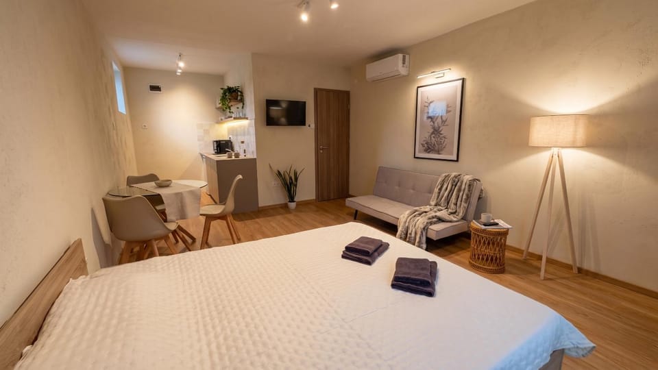 Living room, Dining area, Bedroom