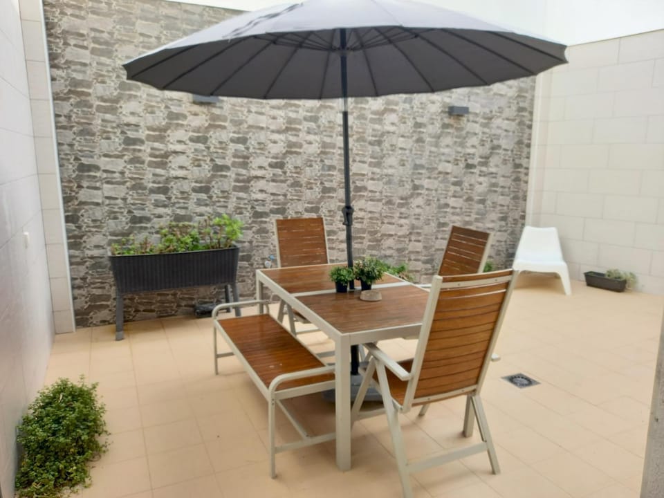 Patio, Patio, Dining area, Inner courtyard view