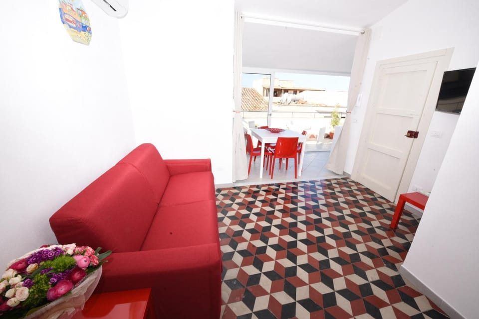 Communal lounge/ TV room, Bed, TV and multimedia, Kitchen or kitchenette, Living room, Seating area