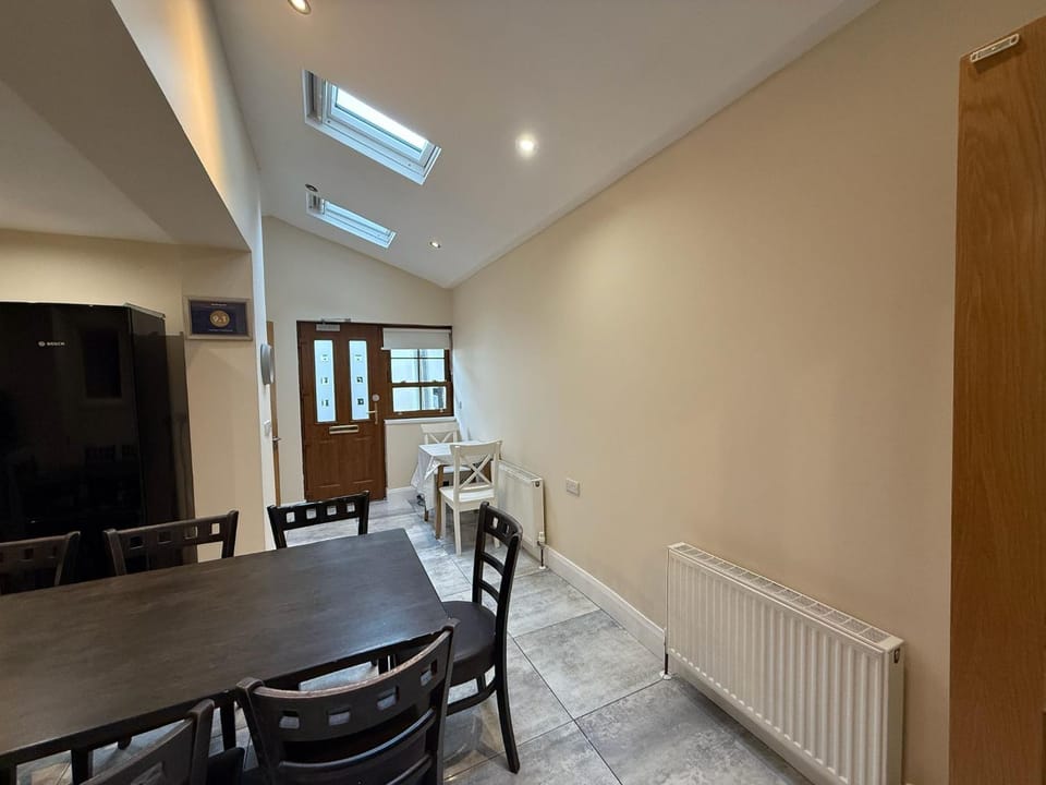 Seating area, Dining area