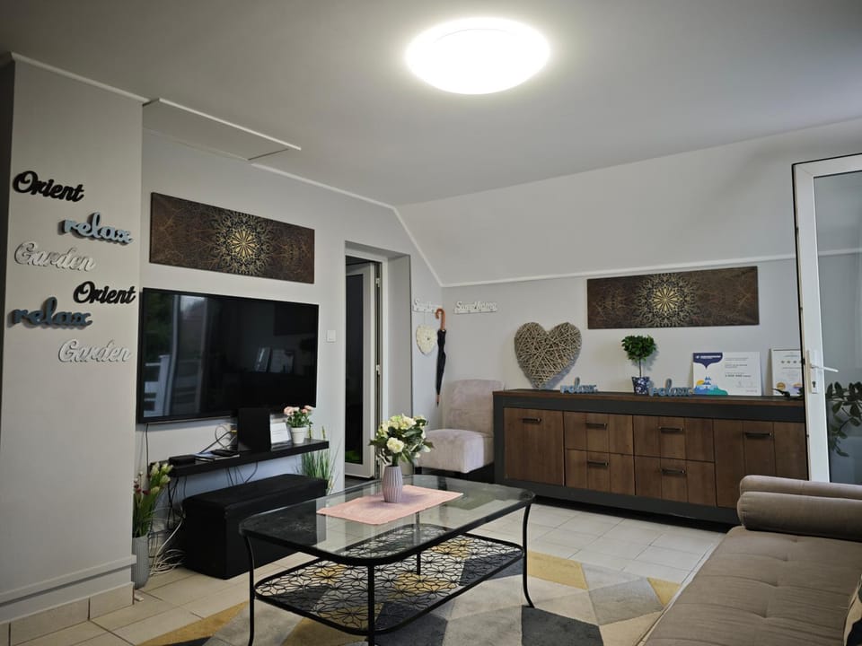 Orient Relax Garden Apartment in Hungary