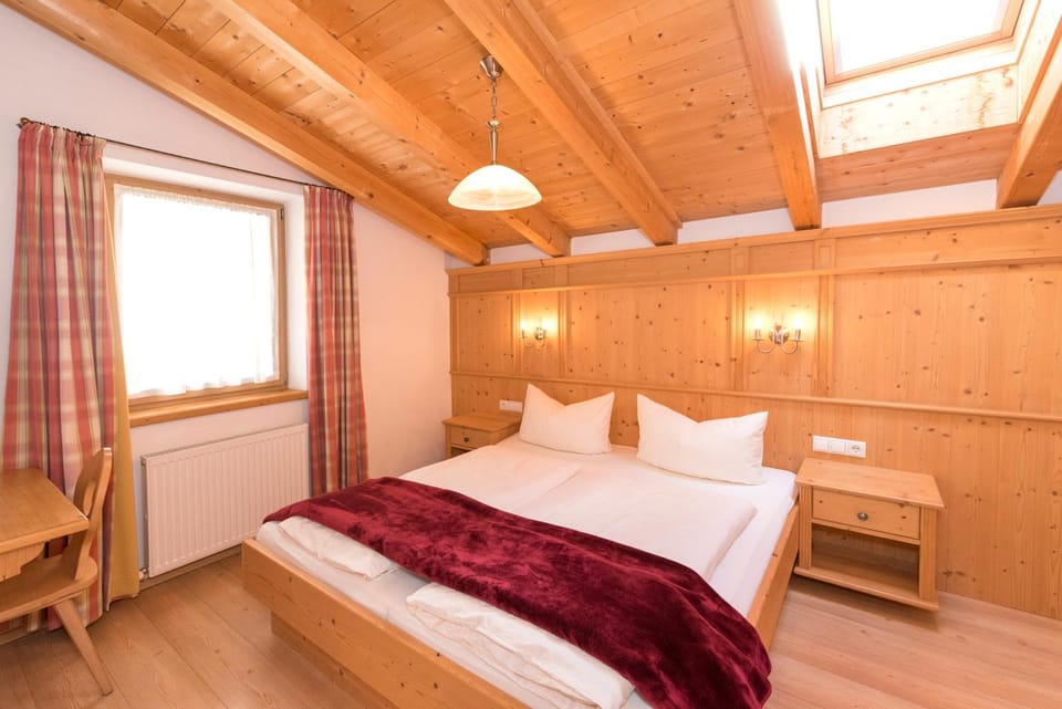 Das GÄSTEHAUS SCHNEIDER am Dorfplatz Bed and Breakfast in Alpbach