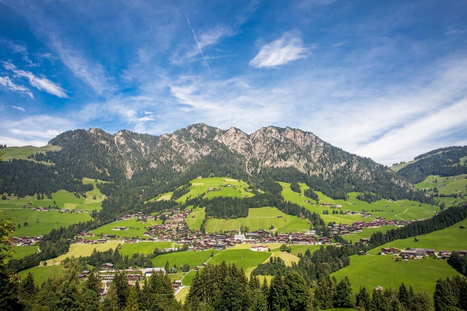 Das GÄSTEHAUS SCHNEIDER am Dorfplatz Bed and Breakfast in Alpbach