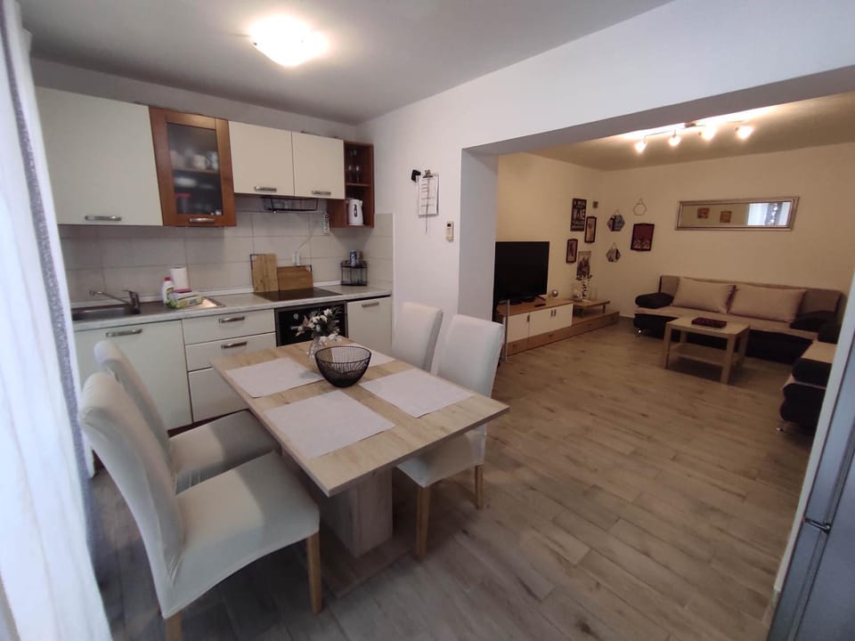 Kitchen or kitchenette, Living room, Dining area