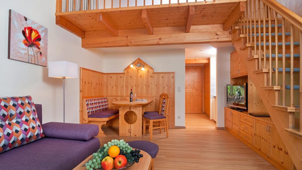 Kitchen or kitchenette, Living room, Seating area