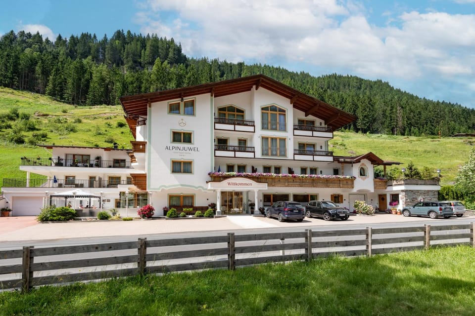 Property building, Day, Location, Parking