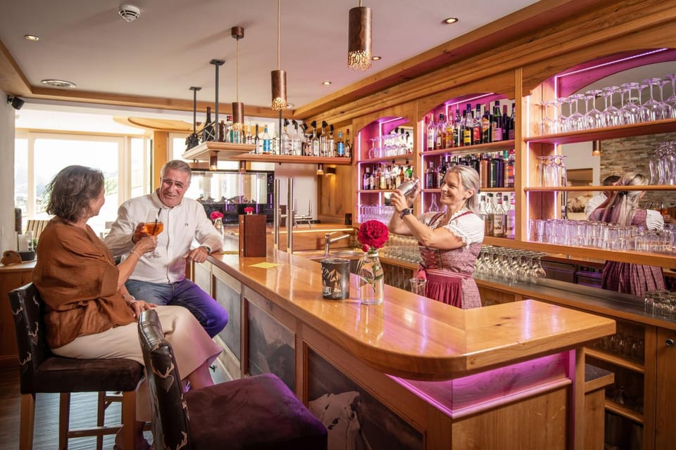 Lounge or bar, Drinks, Alcoholic drinks, Non alcoholic drinks